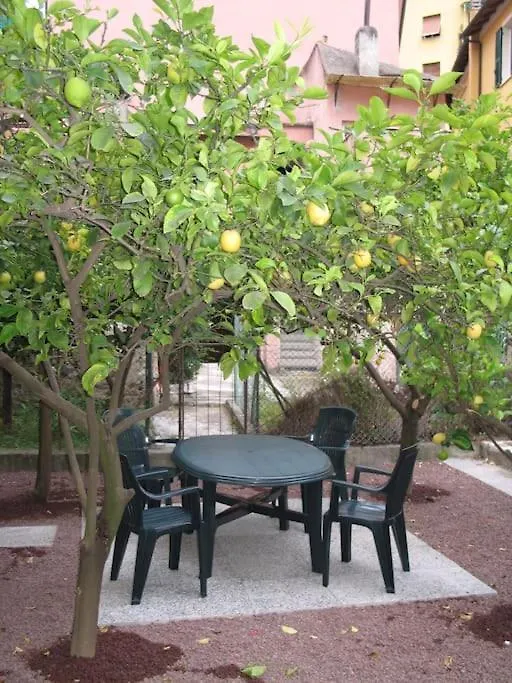 Apartment With Private Garden Finale Ligure